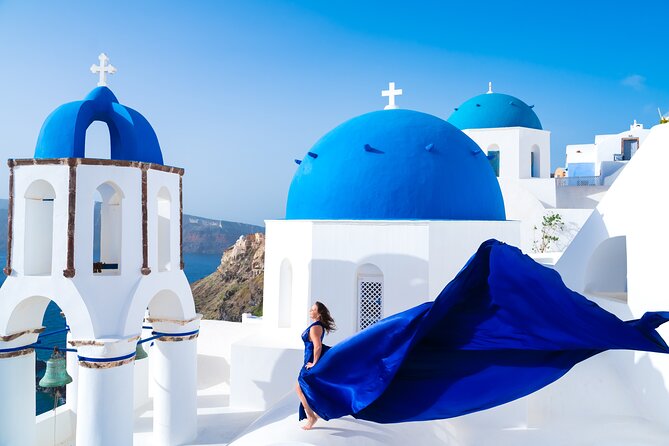 1-Hour Flying Dress Photoshoot, Instagram spots - Firostefani: blue domes and the practical meeting point