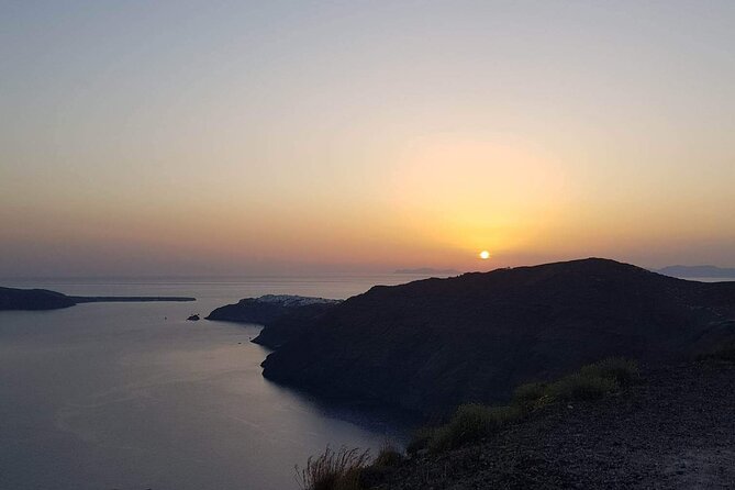24h Luxury Santorini Transfer or Arrival or Departure one way - Why the private vehicle matters for three people