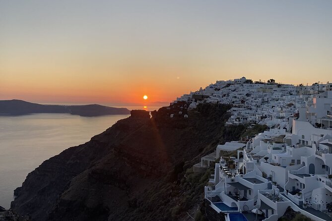 3 hours Panoramic Tour to Oia - Pickup makes the timing easier