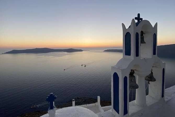3 hours Panoramic Tour to Oia - Who should book this experience?