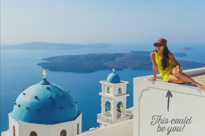 4 hrs PRIVATE island tour and photos, Oia and Blue domes - Akrotiri: medieval walls and a volcanic horizon