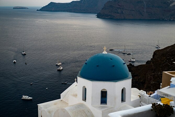 5 Hours Private Guided Tour of Santorini - Oia: the main walking stop