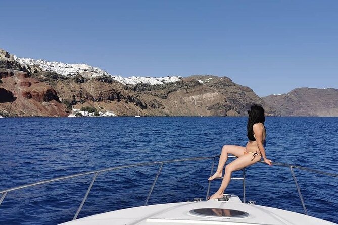 5 Hours Santorini Private Luxury Cruise with BBQ and Drinks - Caldera Views, Thirasia, and the Volcano