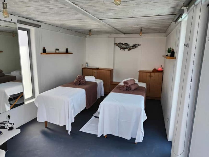 Akrotiri: Aromatherapy Couples Massage - Therapist Requests and Extra Charges