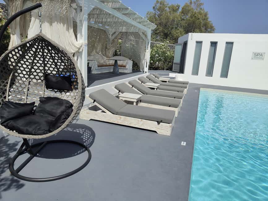 Akrotiri: Departure Day Spa Package Wine/Fruits/Pool Access - Why Akrotiri works well on departure day