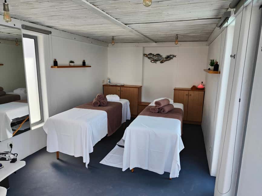 Akrotiri: Departure Day Spa Package Wine/Fruits/Pool Access - What the aromatherapy treatment is like