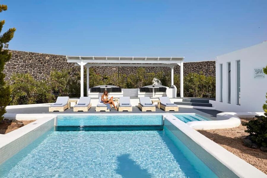 Akrotiri: Departure Day Spa Package Wine/Fruits/Pool Access - Fruit and a drink after the massage