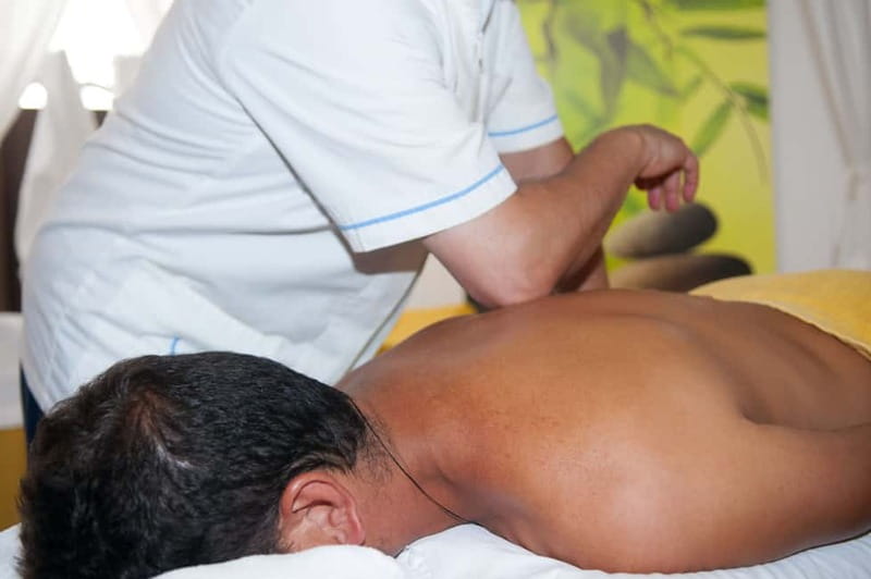 Akrotiri: Singles' Aromatherapy Massages - How to fit it into a Santorini day