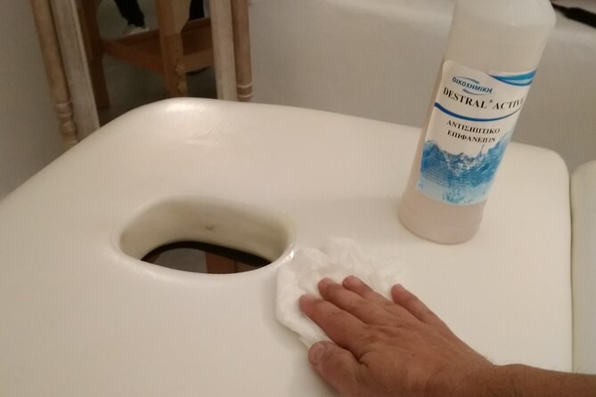 Akrotiri: Singles' Aromatherapy Massages - A firm massage after a long Santorini day