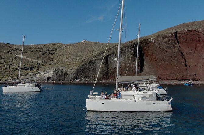 ALL-INCLUSIVE: Santorini Caldera Cruise with Greek Meal & Drinks - Red Beach from the water