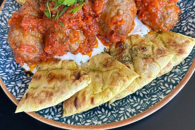 Authentic Greek food tapas and wine tasting - Cave village - Sharing homemade meze at a traditional kafeneio