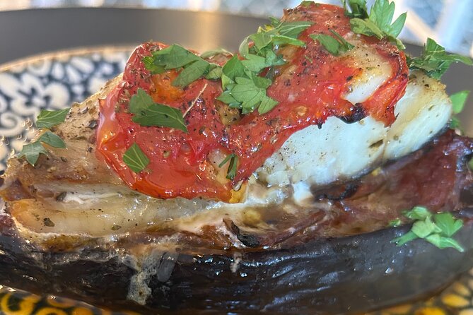 Authentic Greek food tapas and wine tasting - Cave village - Who should book this Santorini food experience?