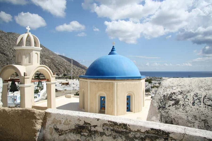 Best of Santorini 5-hour Tour for Cruise Ship Travellers - Pyrgos and the climb toward Saint Elias