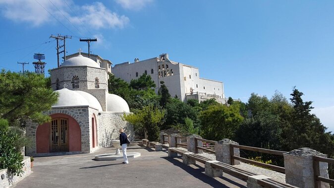 Best of Santorini Sightseeing Guided Tour 5h - Key Points at a Glance