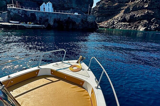 Boat Rental in Santorini - What the private format is worth