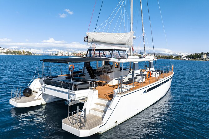 Comfort Max Catamaran Caldera Cruise with BBQ and Drinks - Drinks, music, and the ride back