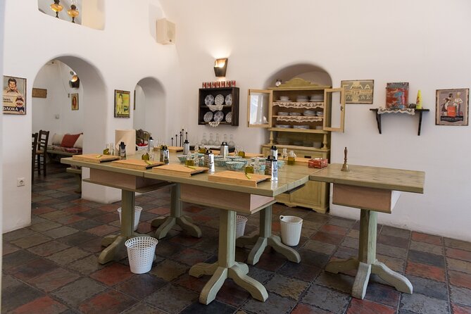 Cooking Class in Traditional cave house in Santorini! - Who should book this experience?