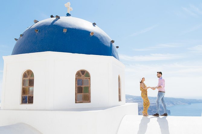 Exclusive Photo Session - 1hour - One hour in Oia with your own photographer