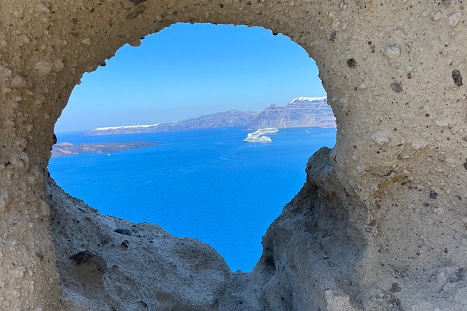 Exclusive Shore Excursion : Scenic Santorini, Shopping & Winery - Oia: postcard views with a short clock