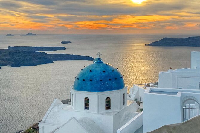 Exclusive Shore Excursion : Scenic Santorini, Shopping & Winery - Oia’s main street: shopping above the caldera
