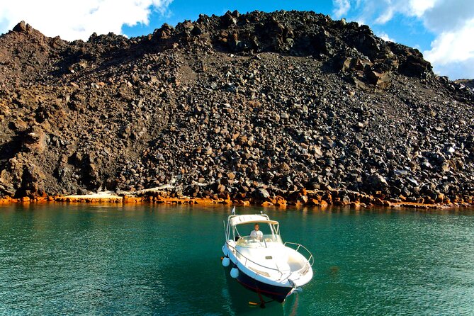 Explore Santorini and its volcanic wonders with Alex Private Boat - Who will enjoy this three-hour cruise most