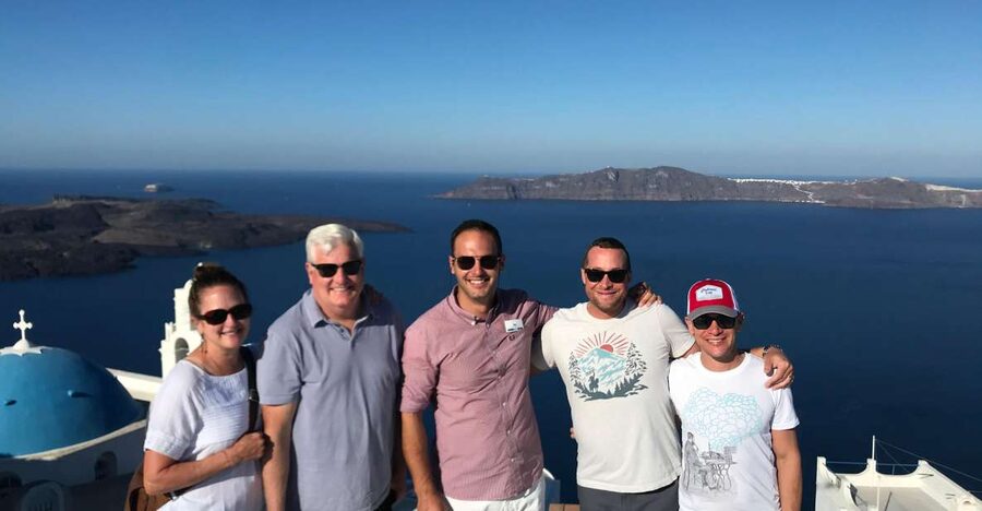 Exploring Santorini: 4 Hours Best of Santorini - Oia: blue domes, white walls, and a busy choice