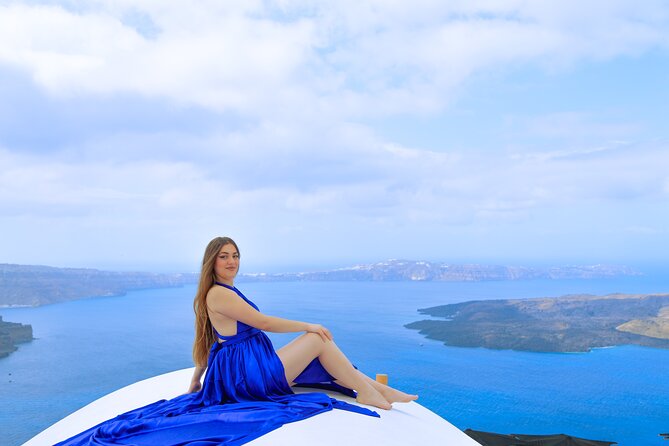 Flying Dress Photoshoot Experience in Santorini with pick up - Who should book this experience