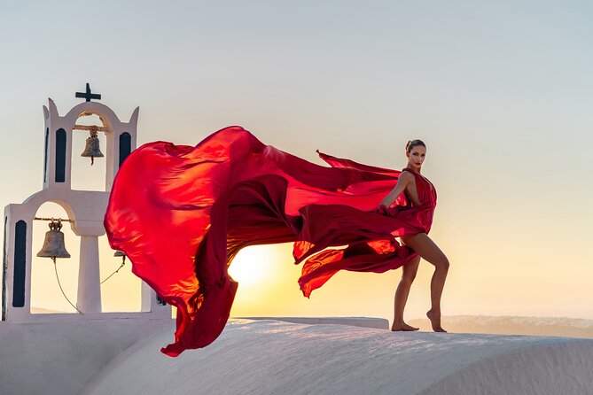 Flying Dress © Photoshoot in Santorini: Mr. President Package - Key points at a glance