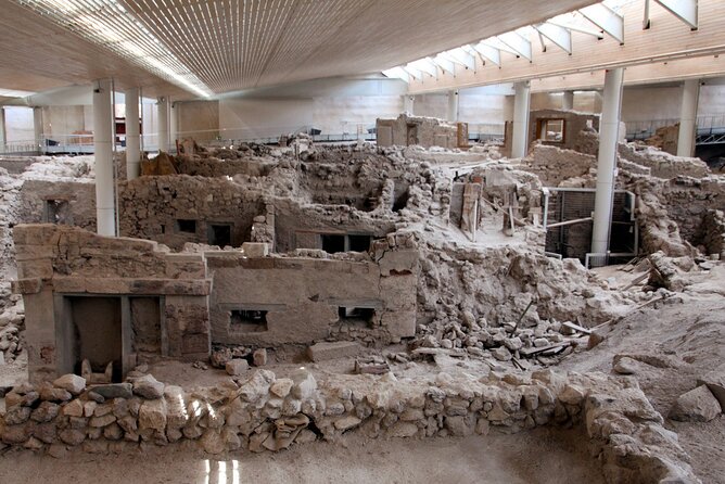 Guided Tour to the Akrotiri Archaeological Site in Santorini - The West House and the practical side of ancient life
