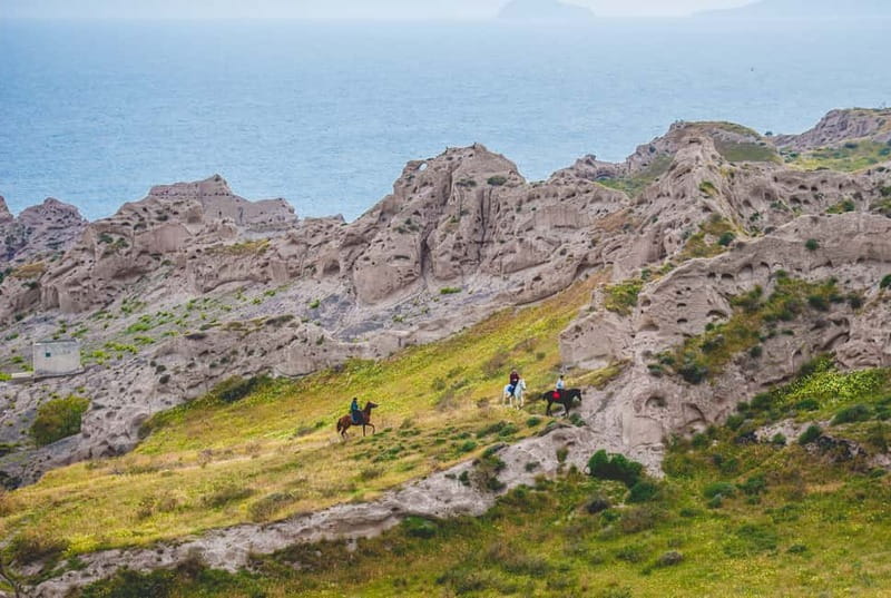 Megalochori: Horseback Riding Tour for Experienced Riders - Ancient trails to the Caldera viewpoint