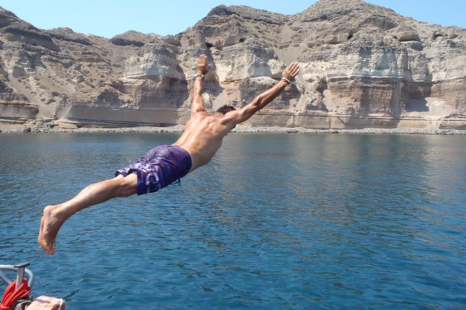 Morning Caldera Sailing Cruise - What the small group changes