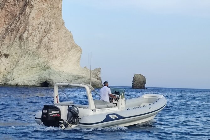 Morning or Afternoon 3hour Private boat Tour in Santorini - Seeing Santorini from Ammoudi Bay