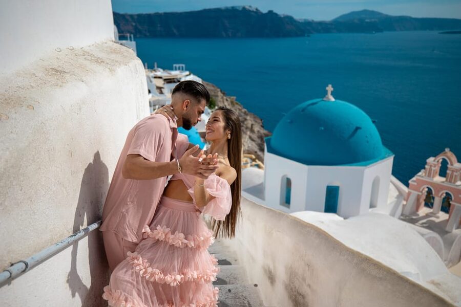 Oia: Couple photoshoot with 30 edited Photos - Posing Help for Camera-Shy Couples