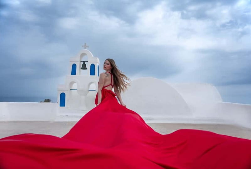 Oía: Santorini Professional Photoshoot with Edited Photos - Why a short Oia photoshoot can be worth it