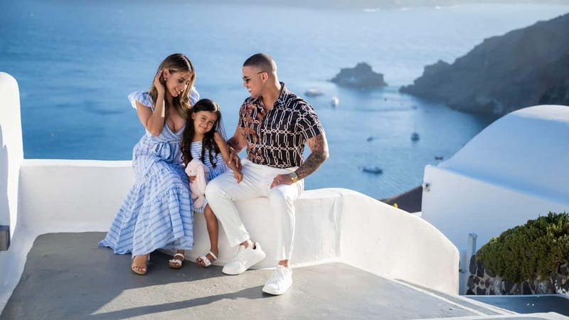 Oía: Santorini Professional Photoshoot with Edited Photos - The value of quieter locations