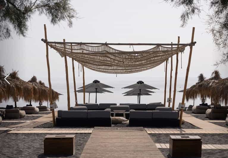 Perivolos: Beach Experience at Wet Stories - Should you book Wet Stories Santorini?