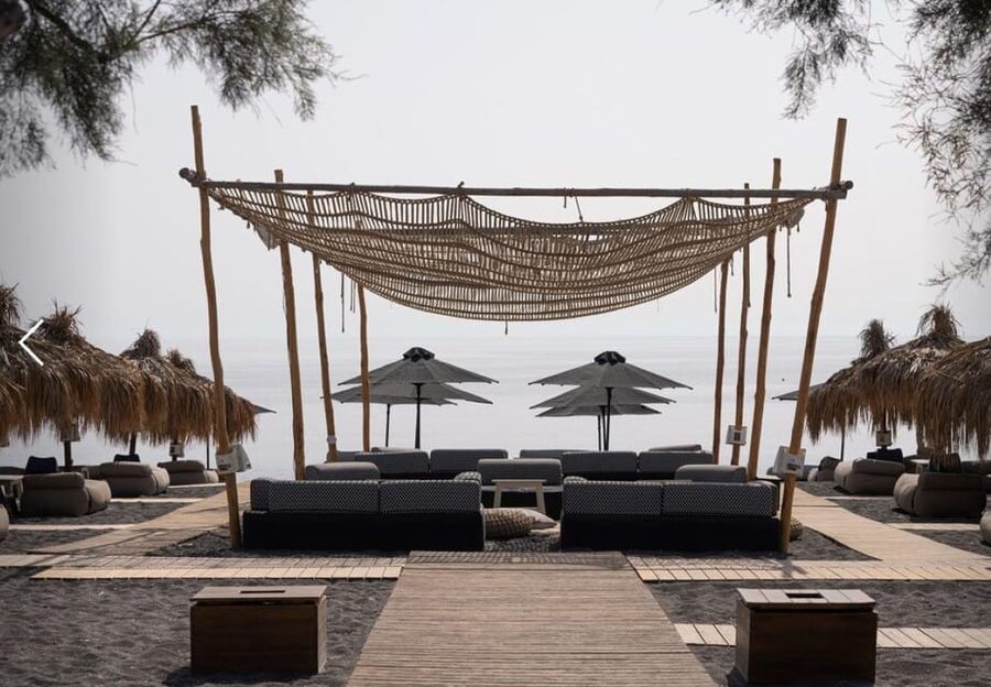 Perivolos: Beach Experience at Wet Stories - Arrival advice that can save your morning
