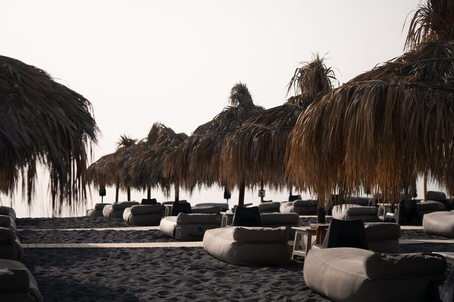 Perivolos: Beach Experience at Wet Stories - Choosing between sunbeds and cabanas