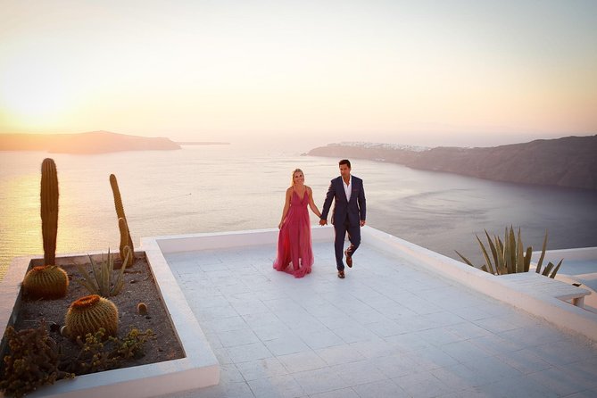 Personal Travel and Vacation Photographer Tour in Santorini - What this Santorini photo tour really gives you