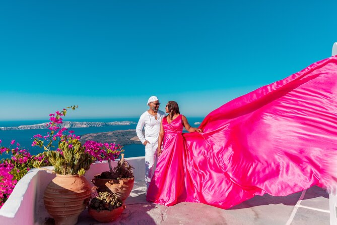 Photoshoot in Flying Dresses in Santorini - Oia brings the postcard setting