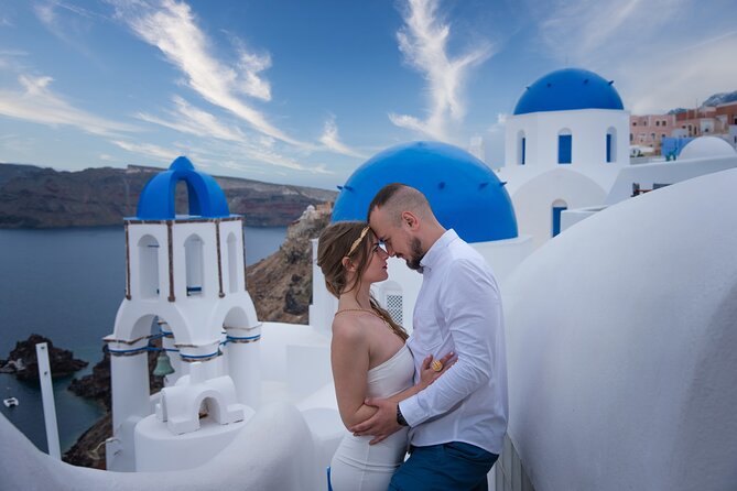 Photoshoot in Santorini Oia - Why a Short Oia Photoshoot Makes Sense