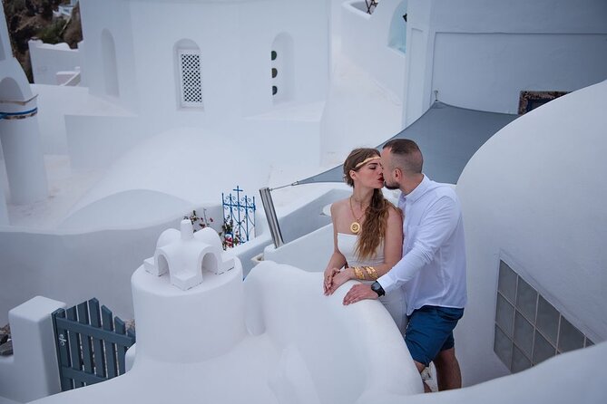 Photoshoot in Santorini Oia - Are 25 Edited Images Enough?