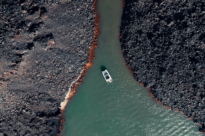 Private Caldera Cruise with Power Catamaran ENJOY incl. Meal & Drinks - White Beach: the longest beach stop