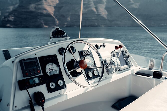 Private Caldera Cruise with Power Catamaran ENJOY incl. Meal & Drinks - The meal: Greek food prepared on board