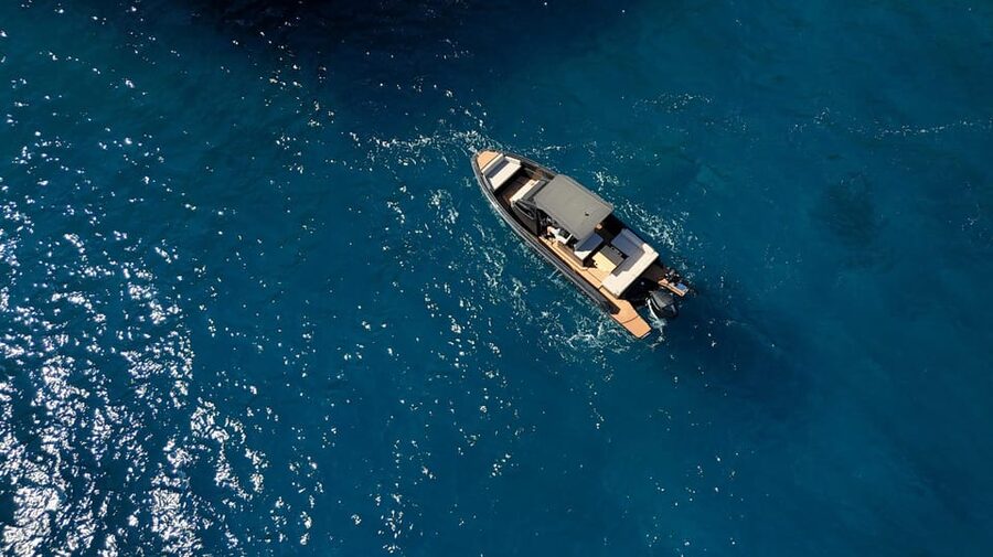 Private Captain Cruise - Thirasia for a slower Greek lunch