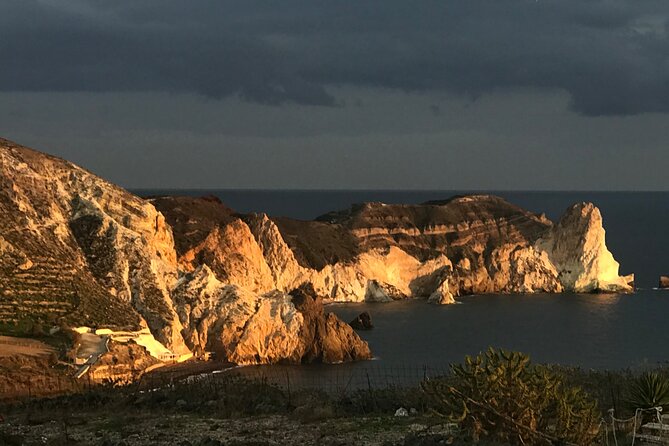 Private Discovery Tour with Wine Tasting - Akrotiri - Red beach - Private transport and the value of $195.27