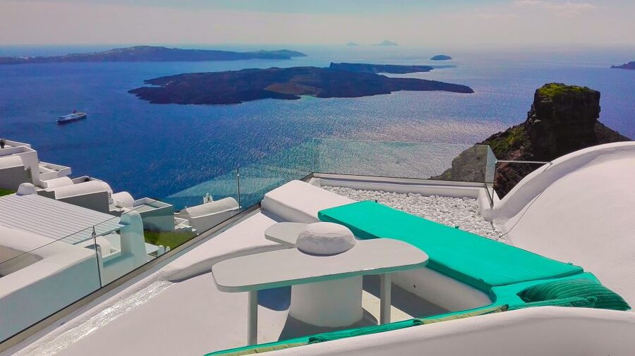 Private Famous Sights Tour with Local Guide in Santorini - Key points at a glance