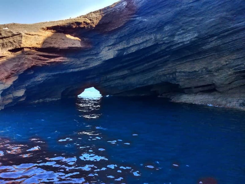 Private, fully customizable cruise in Santorini's caldera - Key points to know before you book