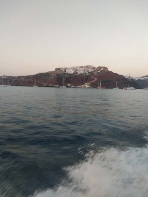 Private, fully customizable cruise in Santorini's caldera - Booking details worth checking