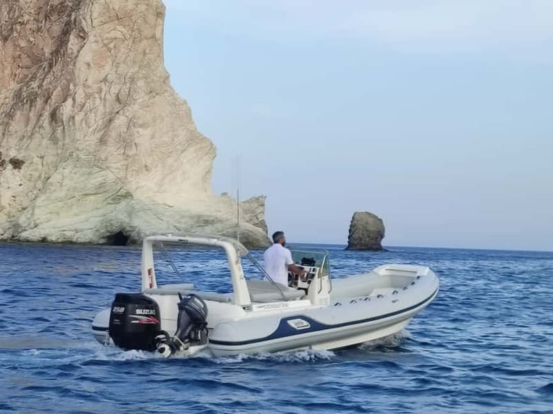 Private, fully customizable cruise in Santorini's caldera - Who will get the most from this cruise